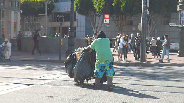 Дорога домой: программу вывоза бездомных из Сан-Франциско предлагают расширить