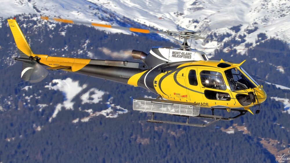 Вертолет упал на Аляске, пострадали два человека из семи находившихся на борту