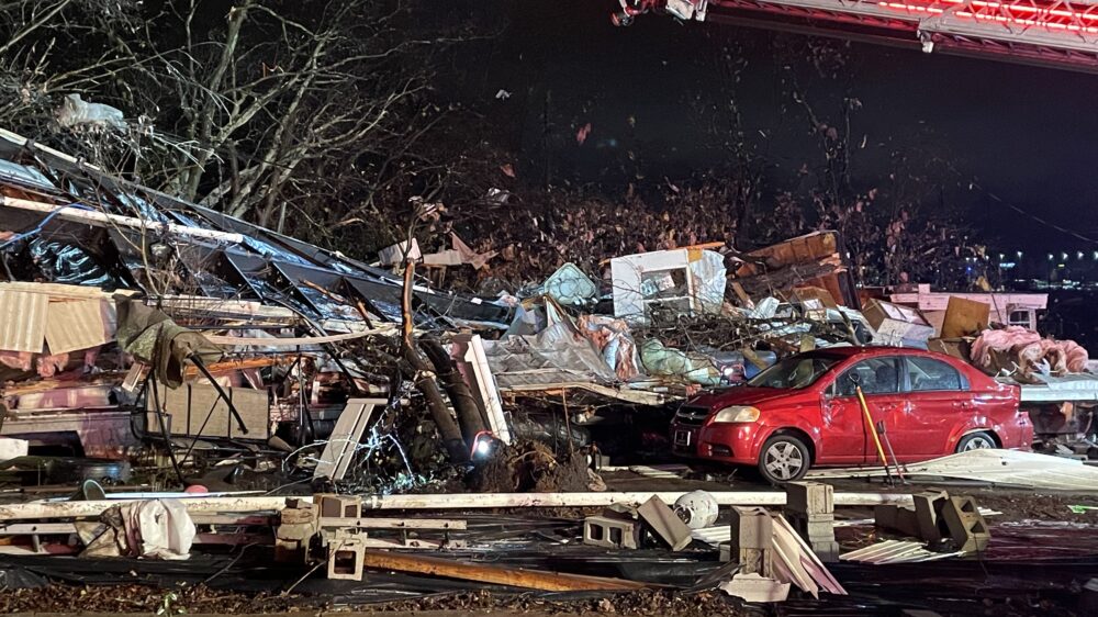 6 человек погибли, более 20 пострадали в результате торнадо в Теннеси