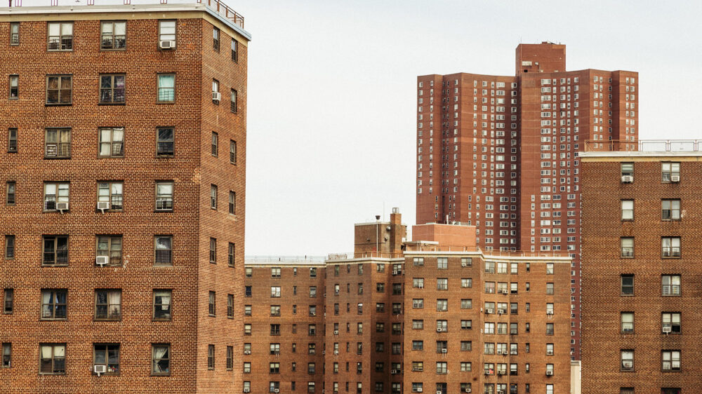 Власти Нью-Йорка потратят $50 млн на ремонт доступного жилья под сдачу
