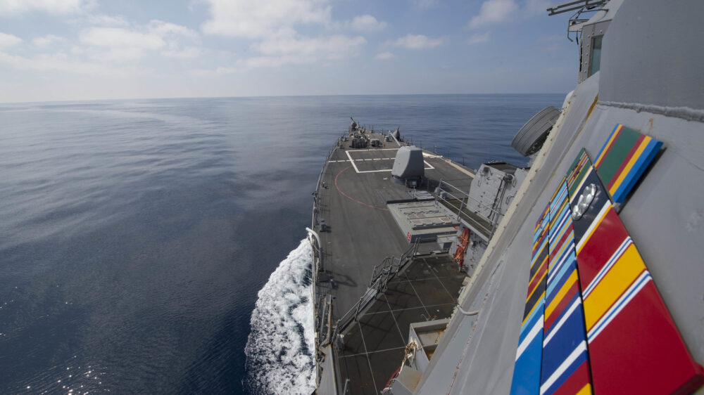 Корабль США уничтожил 14 дронов хуситов в Красном море