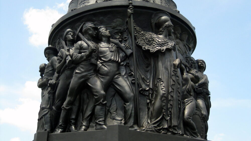 Суд разрешил продолжить снос памятника конфедератам на Арлингтонском кладбище