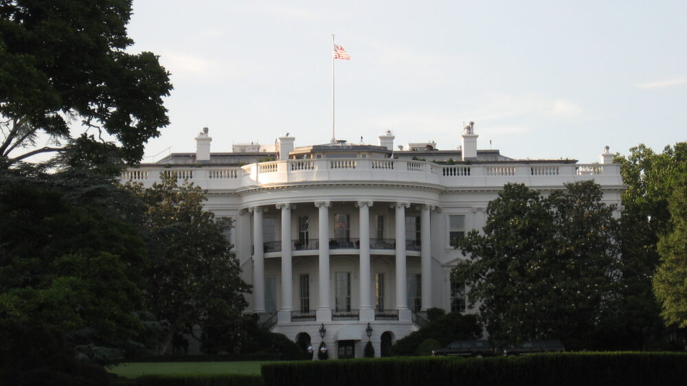 Белый дом ужесточает внутренний регламент после «тайной» госпитализации главы Пентагона
