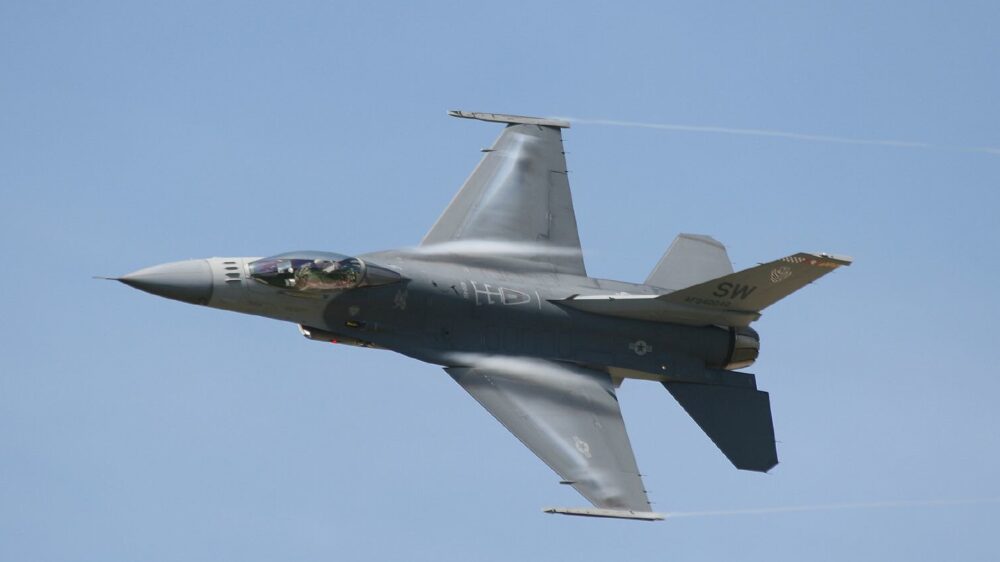 Пилот разбившегося в Корее F-16 ВВС США госпитализирован
