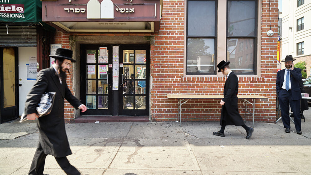 В еврейском районе Нью-Йорка задержали мужчину, зарезавшего своих 75-летних родителей