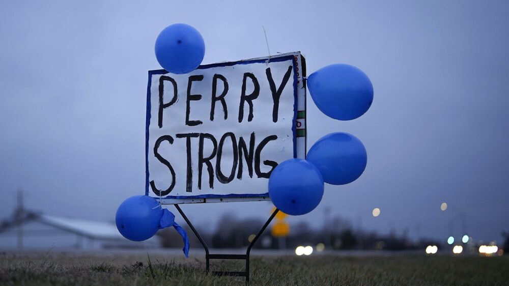 Умер директор школы в Айове, раненый при устроенной учеником стрельбе