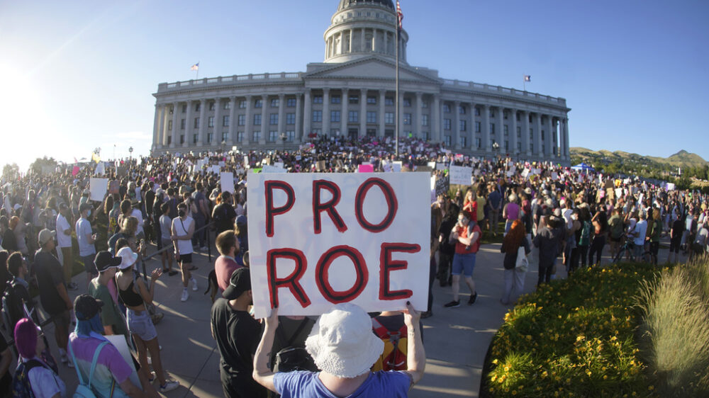 К годовщине Roe vs. Wade: как тема абортов может повлиять на выборы-2024