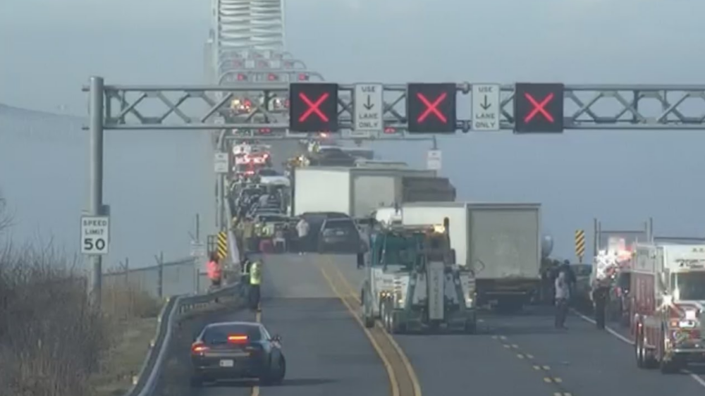 13 человек пострадали в крупной аварии с участием нескольких десятков машин на мосту в Мэриленде