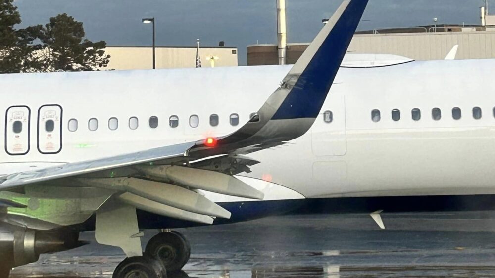Два самолета столкнулись в аэропорту Бостона