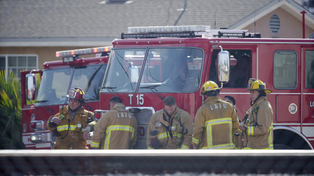 Семеро пожарных пострадали при взрыве в Лос-Анджелесе, двое — в критическом состоянии