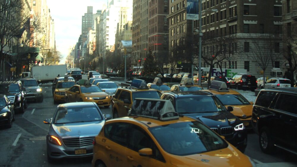 «Охота за привидениями»: в Нью-Йорке начали бороться с поддельными номерами на авто
