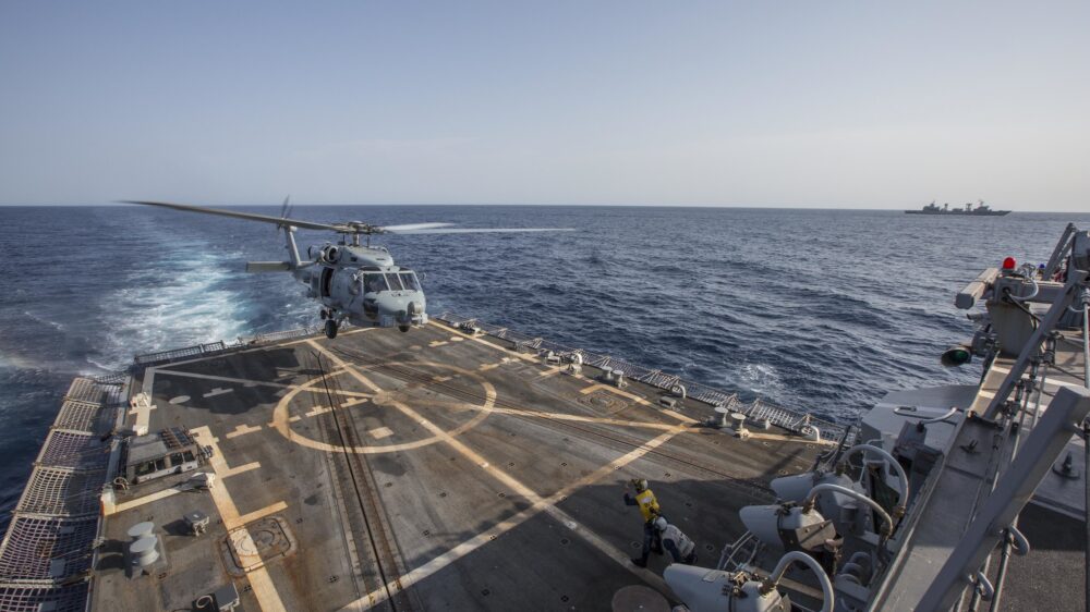 Участвовавший в операциях против хуситов служащий ВМС США погиб в Красном море
