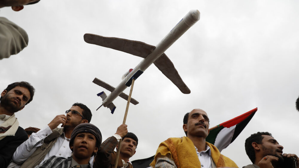 США тратят десятки миллионов долларов на уничтожение дешевых дронов хуситов — The Hill