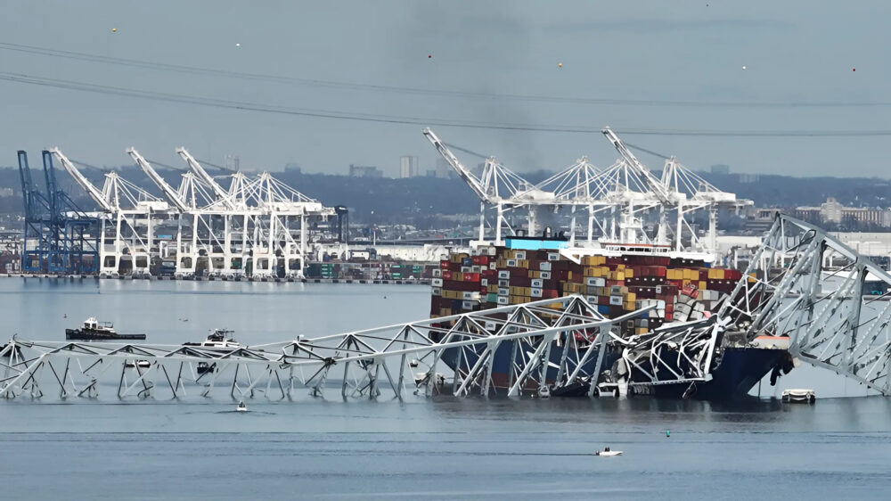 Некачественное корабельное топливо могло стать причиной столкновения судна с мостом в Мэриленде