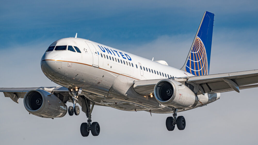 Два самолета United Airlines зацепились крыльями в аэропорту Сан-Франциско