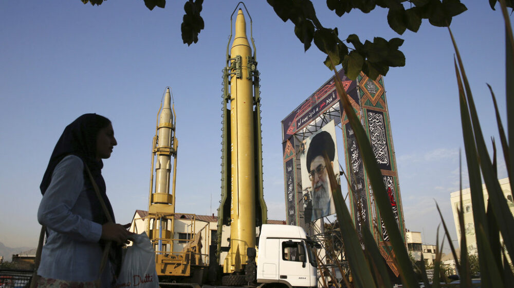 Иранский удар по Израилю соответствовал наихудшему сценарию спецслужб США — WSJ