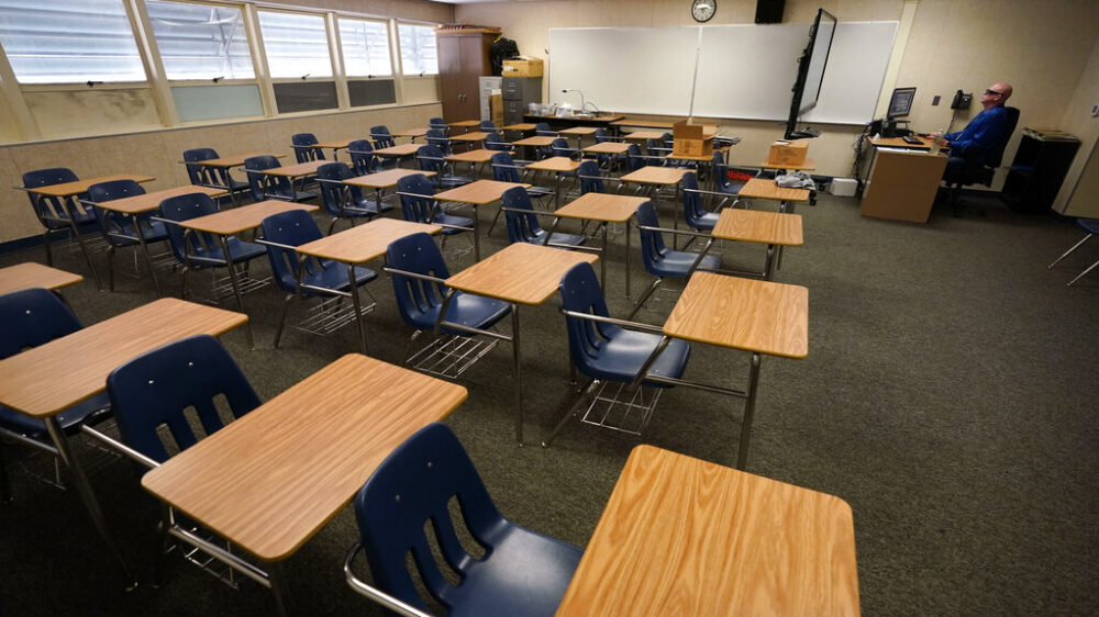Низкие зарплаты и стресс: что думают учителя в школах США о своей работе