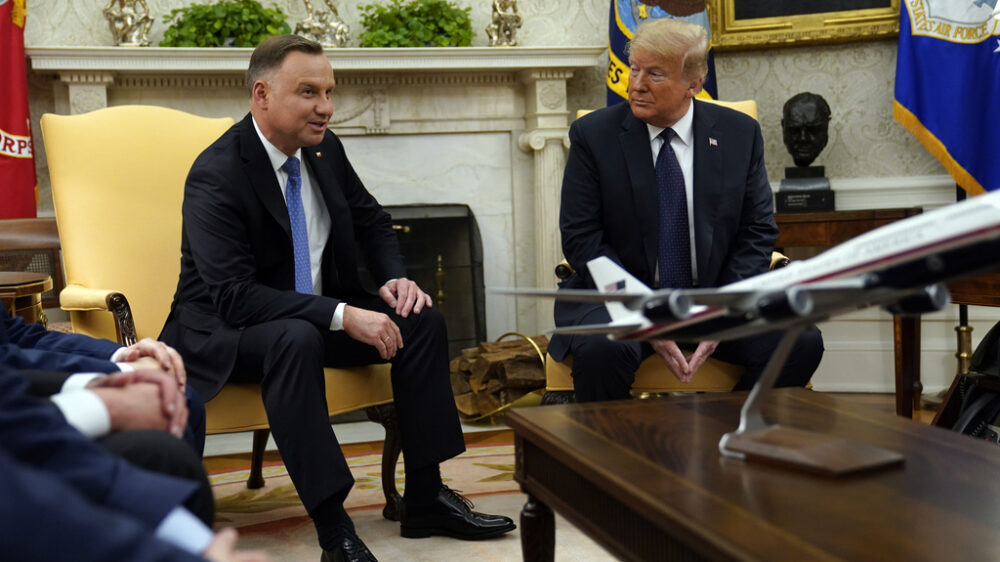 Президент Польши Дуда встретится с Трампом в Нью-Йорке на фоне обсуждения помощи Украине — AP