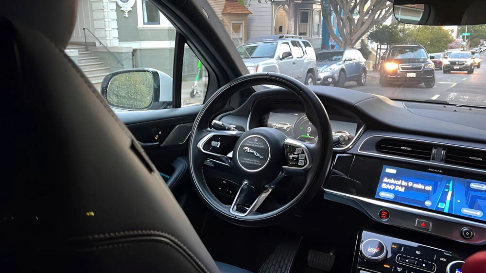 В Лос-Анджелесе в среду запустят сервис беспилотных такси Waymo