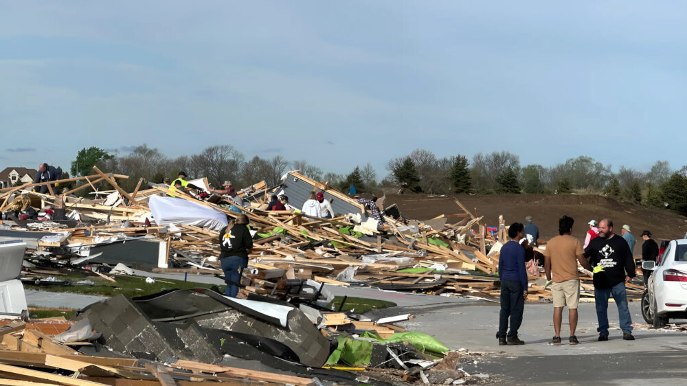 Минимум пять человек, включая младенца, погибли из-за штормов и торнадо в США