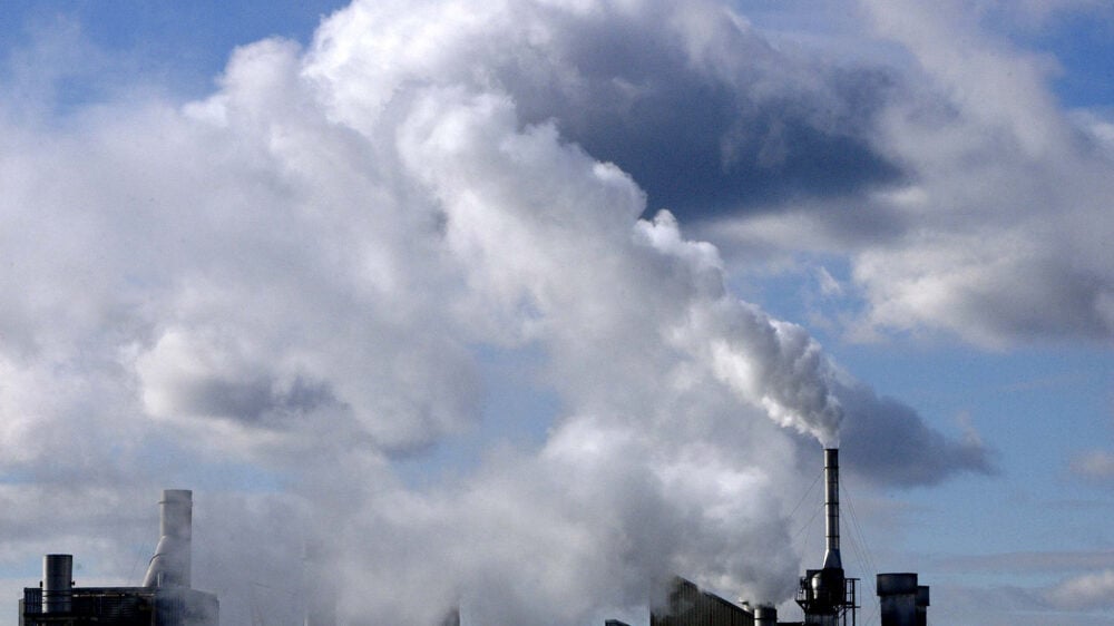 Объем выбросов CO2 во всем мире за прошедший год достиг рекордной отметки