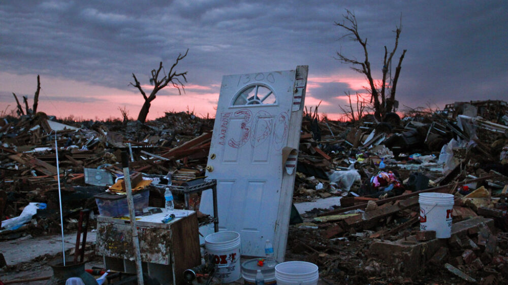 Минимум 15 погибших, в том числе четверо детей, более 100 ранены из-за торнадо в Техасе, Оклахоме и Арканзасе