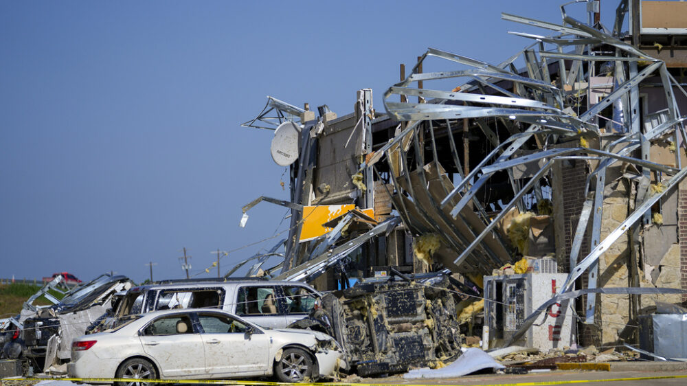 Минимум 21 человек погиб из-за торнадо в США в выходные к Дню поминовения