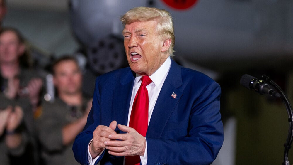 «Большой и жирный»: Трамп рассказал о секрете про Украину и заявил, что США «подписались» на его политику