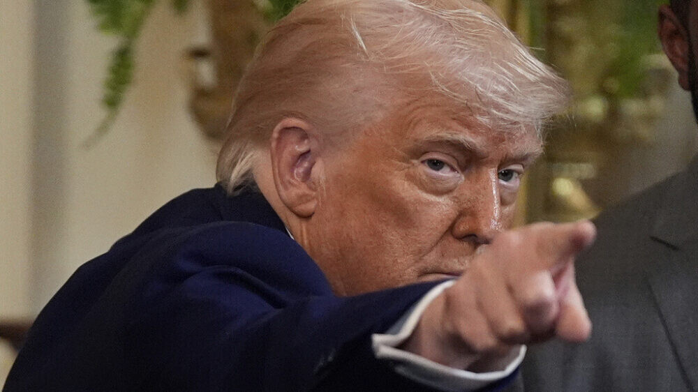 Помолились за Трампа и нарушили Конституцию? Христианская служба в актовом зале Пентагона озадачила экспертов
