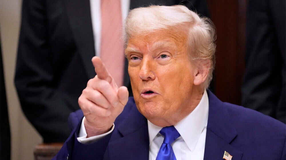 «Прилечу, если поможет»: Трамп заявил, что готов встретиться с Путиным и Зеленским в Стамбуле