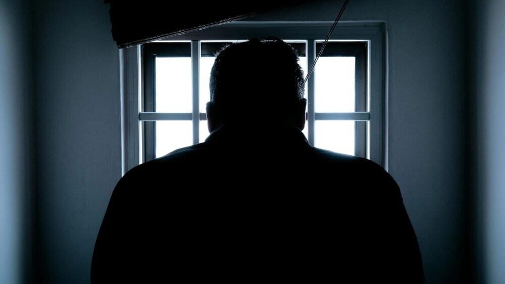 «Крайние формы насилия»: двоих американцев арестовали за создание сатанинской и неонацистской сети эксплуатации детей