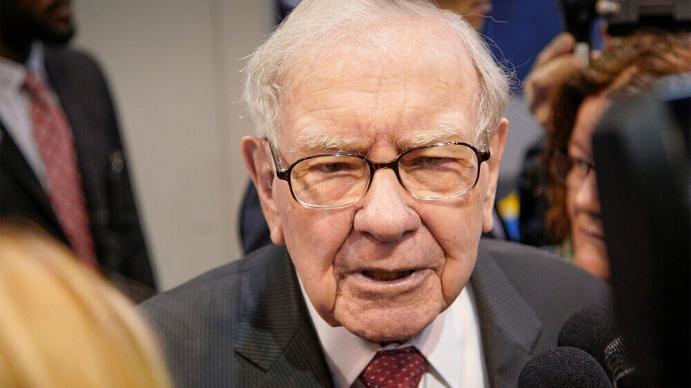 Похвалил Apple и поругал Трампа: 94-летний «оракул» инвестиций Уоррен Баффетт объявил об уходе на пенсию