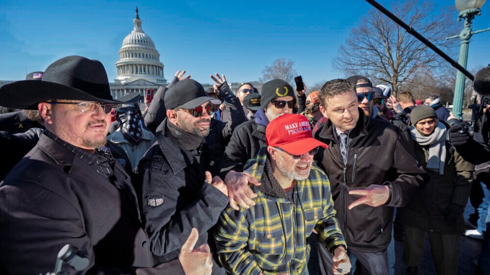 «Гордые мальчики» подали в суд на администрацию Трампа — требуют $100 млн за «политическое преследование»