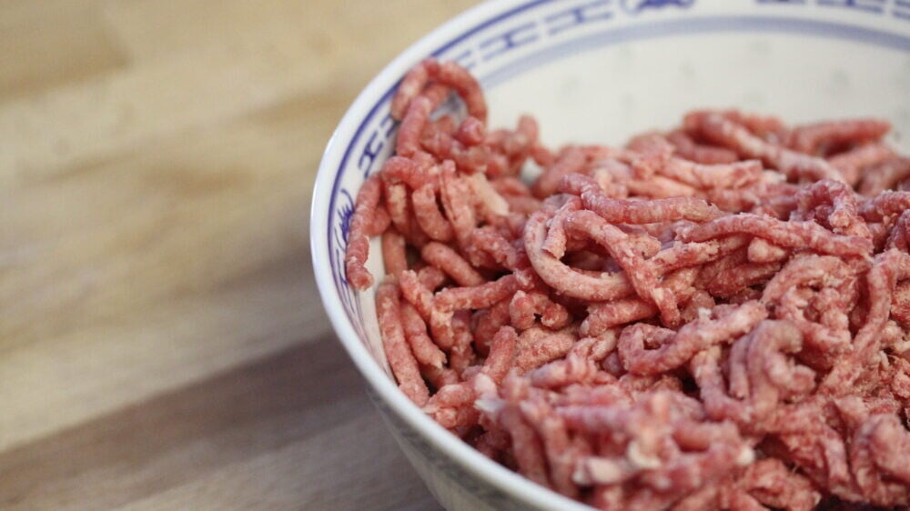 Металлические частицы нашли в замороженном говяжьем фарше — продукт был отправлен в пять штатов