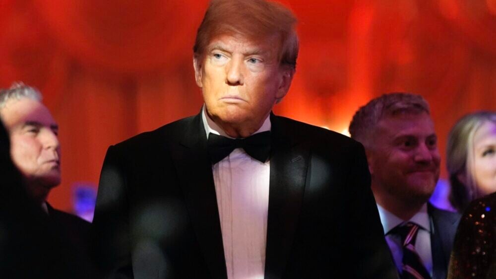 Путин насмехается? Трамп намекнул на возможное введение «больших» санкций против России