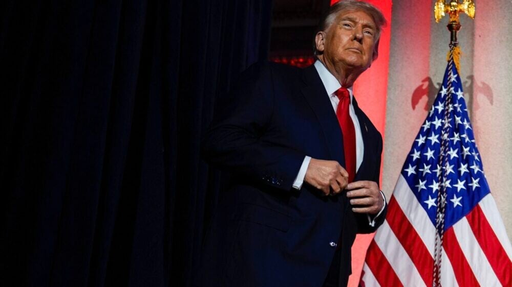 «Строгая беспристрастность»: план Трампа по тотальному внедрению ИИ вызывает сомнения у экспертов