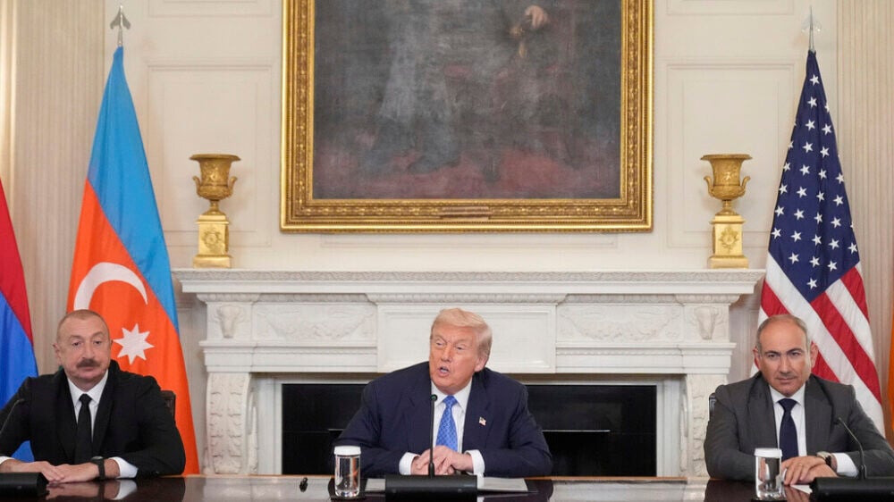 «Маршрут Трампа» и никакого конфликта: о чем договорились Армения и Азербайджан на встрече в Белом доме