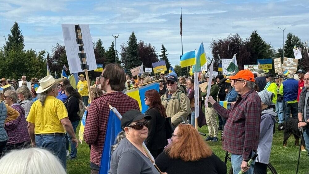 Более 100 тыс. украинцев могут быть депортированы из США — СМИ