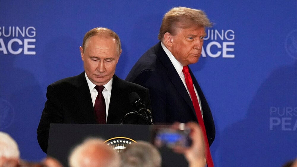 Показал Путину больные лодыжки и ушел ни с чем: Трампа раскритиковали СМИ США за саммит на Аляске