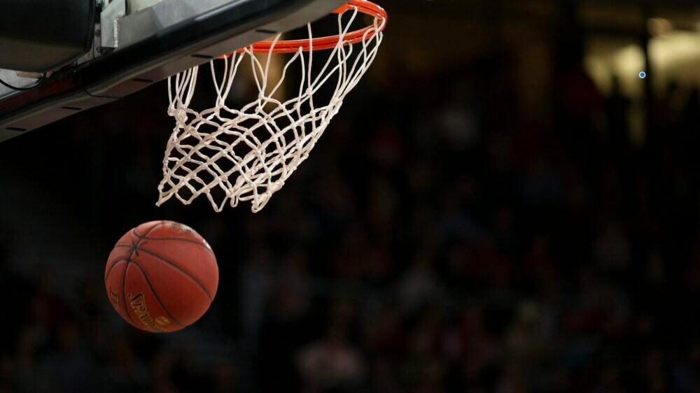 «Где охрана, алло?!»: разноцветные дилдо испортили несколько матчей WNBA за неделю