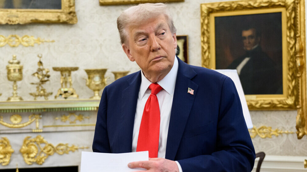 «Чипокалипсис сегодня»: Трампа раскритиковали за «объявление войны» Чикаго мемом. В городе прошли протесты