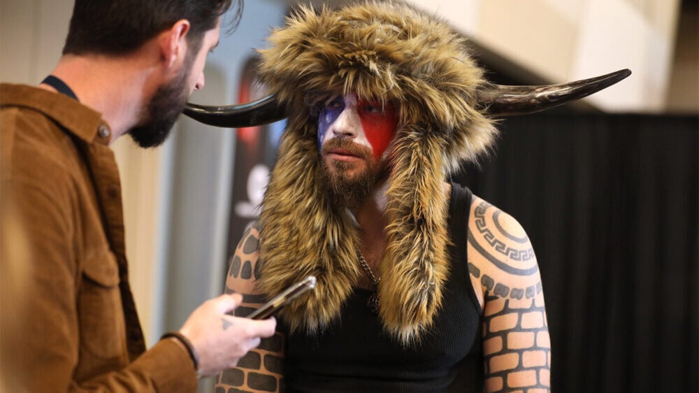 Шаман — президент США? Адвокат рассказал RTVI US о шансах иска к Трампу на $40 трлн