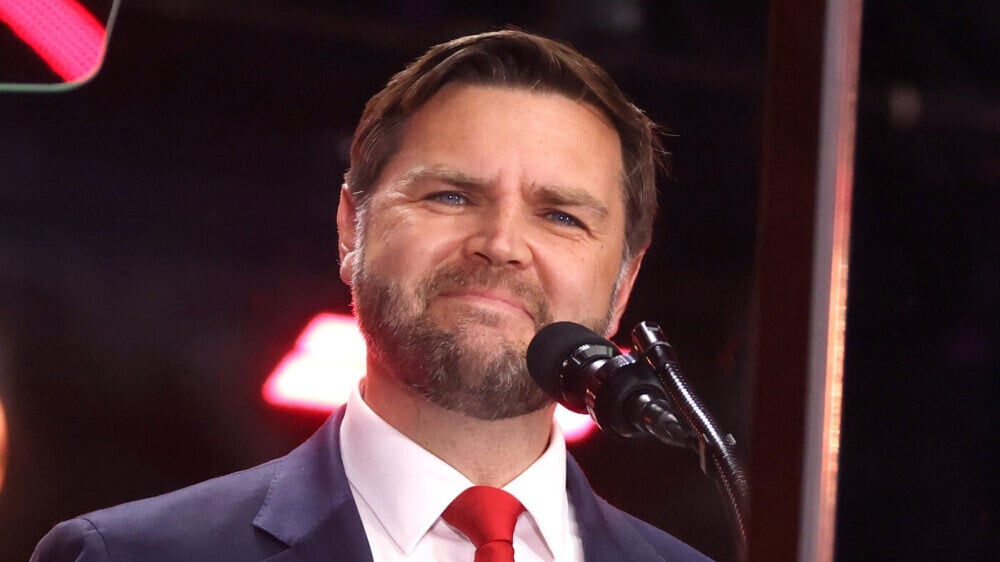 Вэнс повторил кудрявый образ из мема с собой на Хэллоуин и собрал 2 млн просмотров