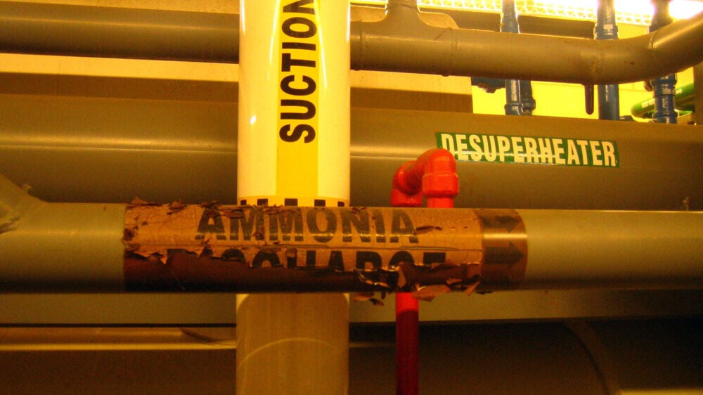 Взрыв на химзаводе в Миссисипи привел к утечке аммиака — воздух загрязнен, объявлена эвакуация