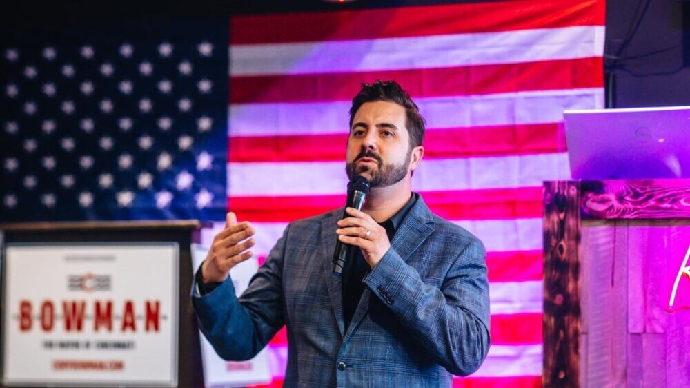 Брат вице-президента США Джей Ди Вэнса проиграл выборы в Огайо. Ранее его обвинили в мошенничестве