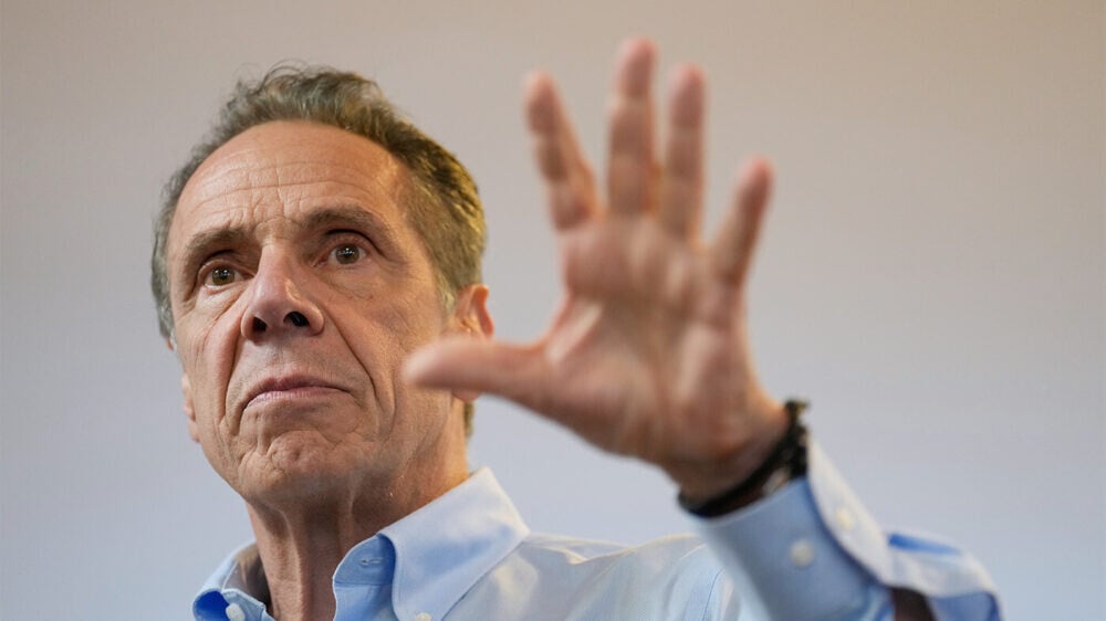 «Cуществование Нью-Йорка под угрозой»: кандидат в мэры Эндрю Куомо выступил на Брайтон-Бич и поздравил RTVI US