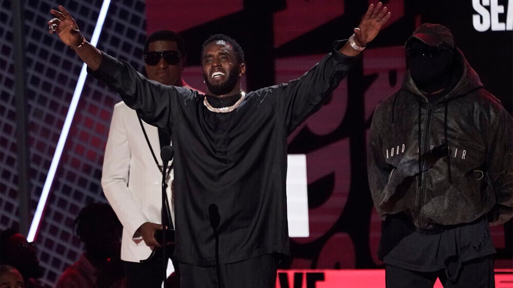 Секс в душе с сокамерниками: рэпера Дидди предупредили о нравах тюрьмы в Нью-Джерси