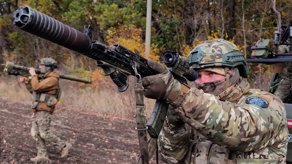 Силы РФ заходят в Покровск на мопедах? CNN рассказал о новой тактике российской армии