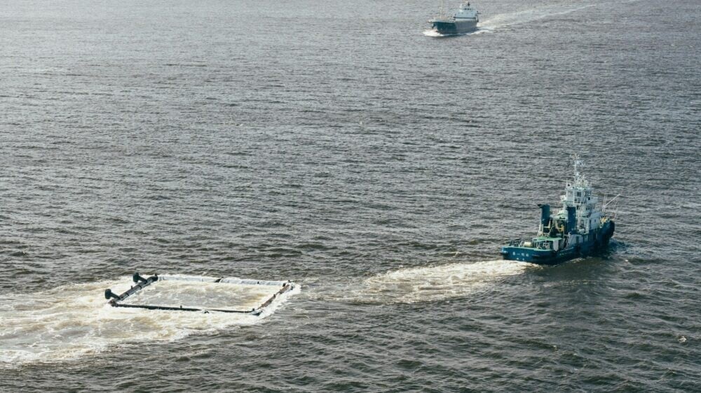 Американский эсминец не дал пройти российскому танкеру к Венесуэле