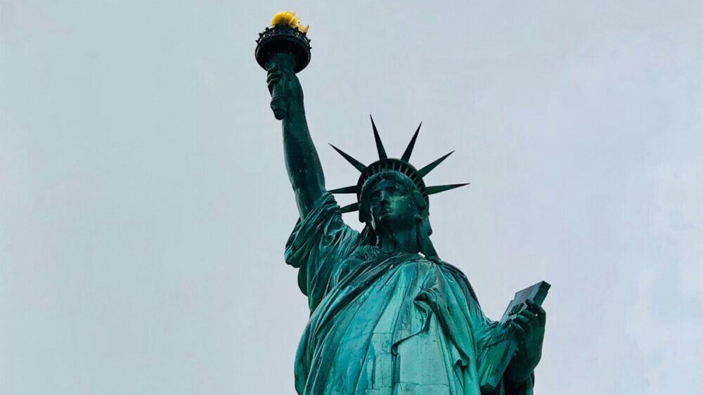 Грин-карты в США пересмотрят у жителей 19 стран. Каких именно и в связи с чем?